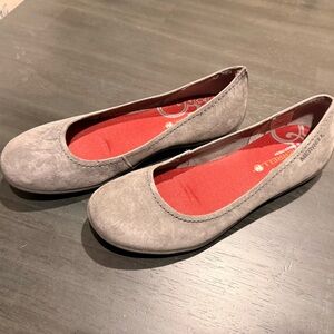 NWOT - Women's Merrell Gray Suede Support Flats